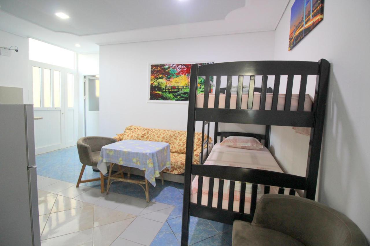 סרנדה Andy Apartments מראה חיצוני תמונה